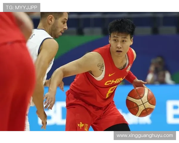 《中国男篮迎战澳大利亚队全力备战世界杯预选赛,志在突破自我》 《中国男篮迎战澳大利亚队全力备战世界杯预选赛,志在突破自我》