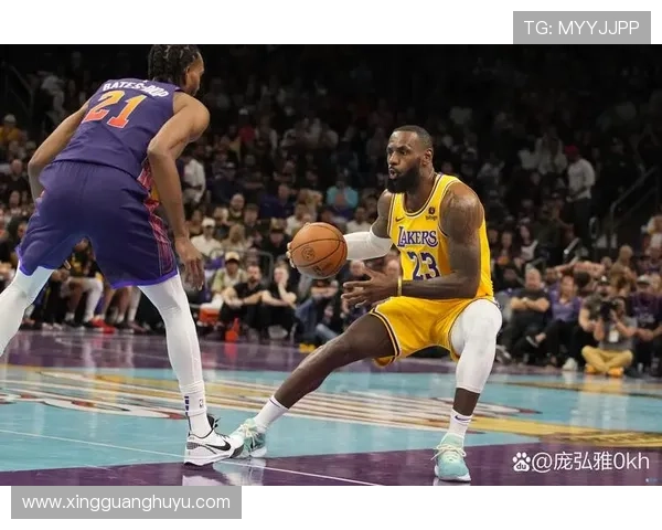 新赛季焦点之战湖人力擒勇士引爆联盟热议风暴再掀高潮时刻来临了