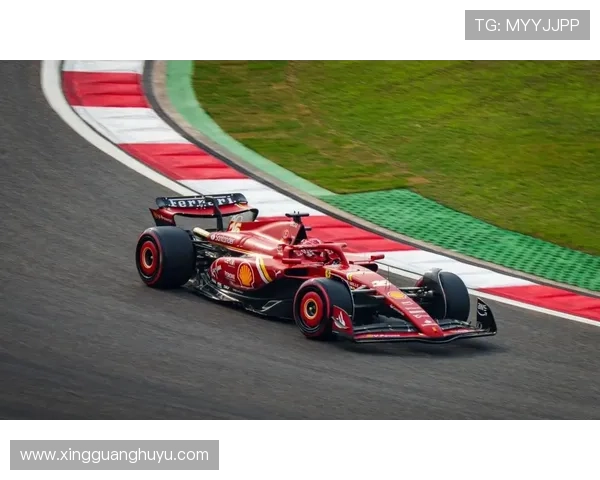 F1车手赛季争夺进入白热化阶段 各大车队备战新一轮激烈对决