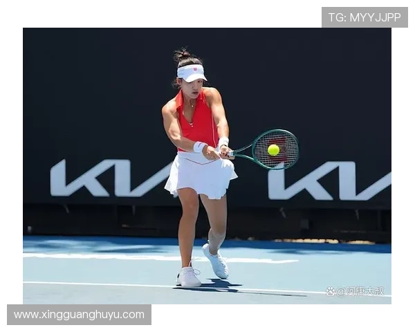 网球新星奋力突破历史纪录 澳网赛场迎来精彩较量