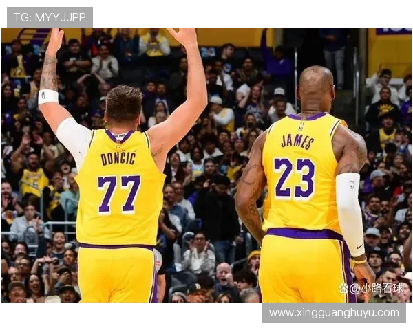 詹姆斯领衔湖人冲击季后赛 勇士依旧稳固西部强队地位 詹姆斯领衔湖人冲击季后赛 勇士依旧稳固西部强队地位